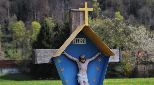 pastele in comunism gozmin gusa amintiri din copilarie mama ma speria ca nu ma lasa la inviere obiceiul lunea la udat