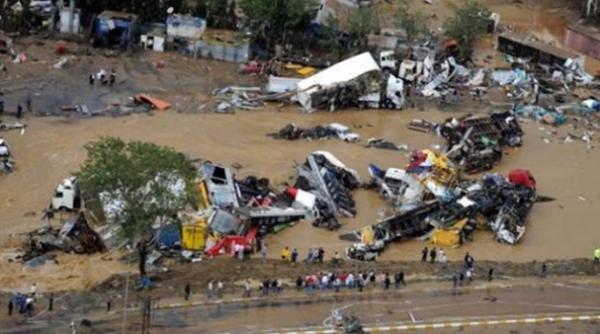 11 morti si peste 100 de raniti intr o puternica furtuna in apropiere de shanghai