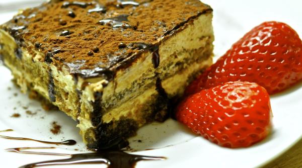 tiramisu cozonac reteta economica din doar patru ingrediente italienii nu s ar fi gandit la asta ce faci cu feliile de cozonac ramase de pasti