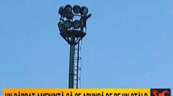 un barbat a amenintat ca se arunca de pe un stalp la brasov