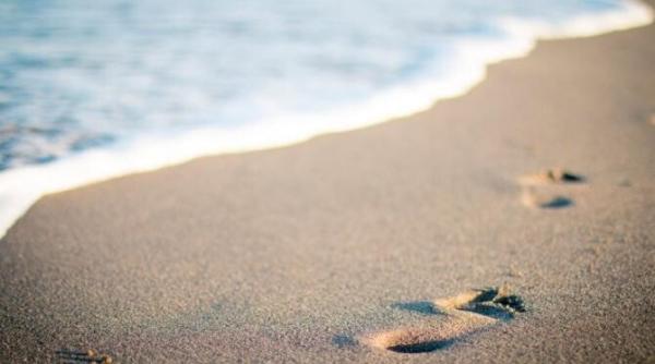 citu anunta ca de la 1 iunie se elimina purtatul mastii pe plaja distantare intre sezlonguri