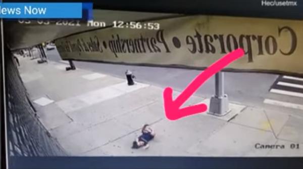 un baietel de 3 ani a supravietuit dupa ce a cazut de la etajul 5 al unui bloc video