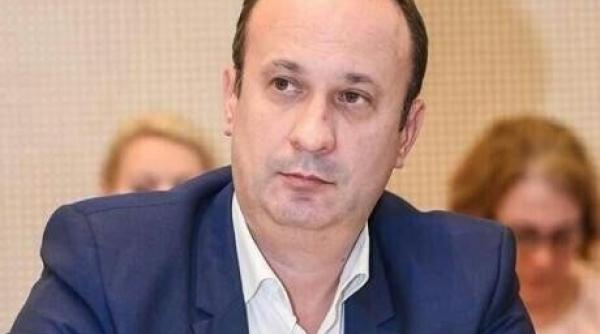 adrian caciu m am saturat de politicienii care spun ca nu sunt bani de pensii pot creste cu 22 la suta acum