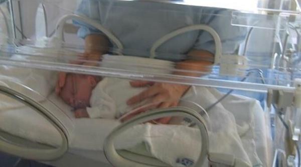 cei noua copii nascuti de o femeie din mali au o lupta lunga inainte