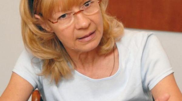 cristina lapis dar ursul care a murit pe marginea drumului si a stat 16 ore nu avea nume saracul