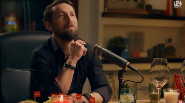 dani otil dezbracat pe casa poporului cu toate televiziunile adevaruri in politica si showbiz multi nu o vor duce bine