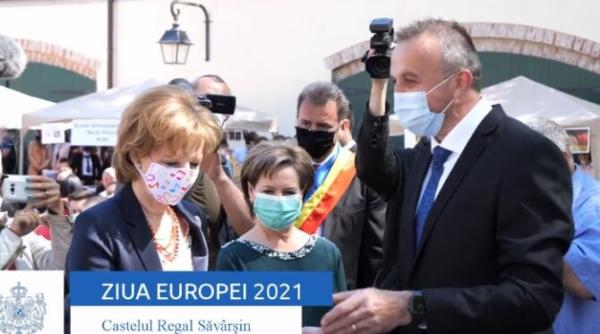ziua europei familia regala a sarbatorit 9 mai in satul regal de la savarsin alaturi de numerosi vizitatori video