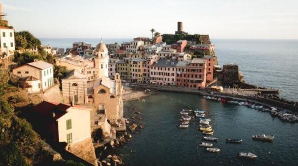 locuri superbe unde esti platit sa te muti