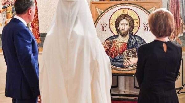 patriarhul daniel o recunoaste pe ms margareta drept succesoare a regelui mihai