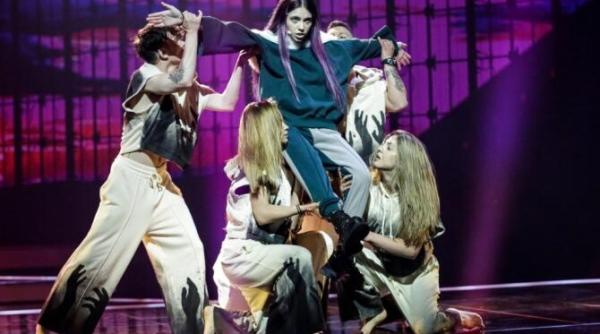 roxen  la prima repetitie oficiala pe scena eurovision  show ul romaniei  un fusion de talent  energie  culori si emotie