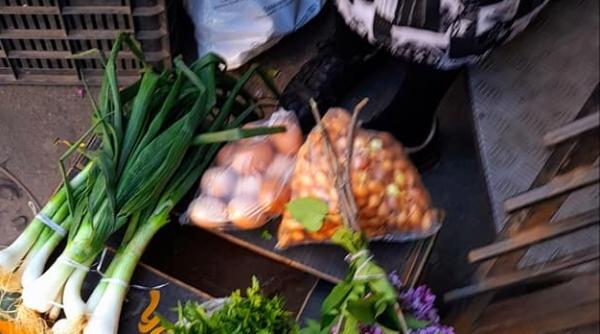 bunica din cluj care vinde ceapa are o pensie de 800 lei ma bucur ca nu s bolnava si nu am nevoie de medicamente cu banii astia nu mi as permite pastile