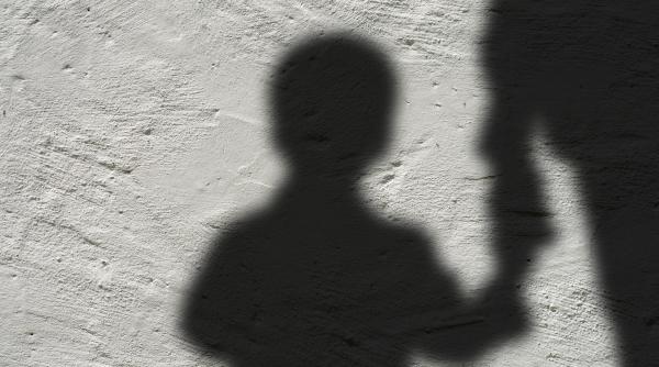 o mama si a batut copilul pana l a ucis avea corpul plin de muscaturi