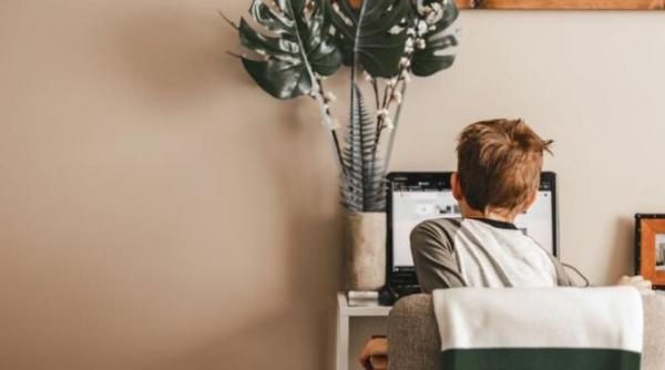 scolile vor afla in fiecare vineri daca vor functiona online sau traditional cimpeanu informatia momentului