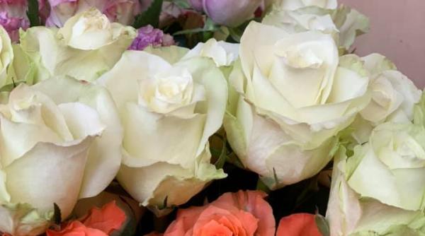 vrei un buchet de mireasa pe care sa l pastrezi intact 25 ani dora oprina cum trebuie tinute florile