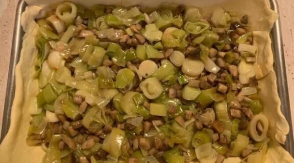 ciuperci cu praz in foietaj pilotul cezar osiceanu va propune o reteta delicioasa