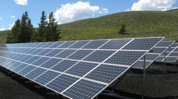 productia de panouri solare se bazeaza pe munca in regim fortat din fabricile chineze