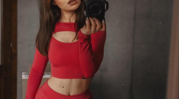 o romanca de 22 de ani din brasov a avut cel mai urmarit clip de pe instagram din lume timp de patru zile ce a postat