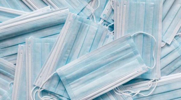 frica de a renunta la masca psihologii spun ca e un gest normal