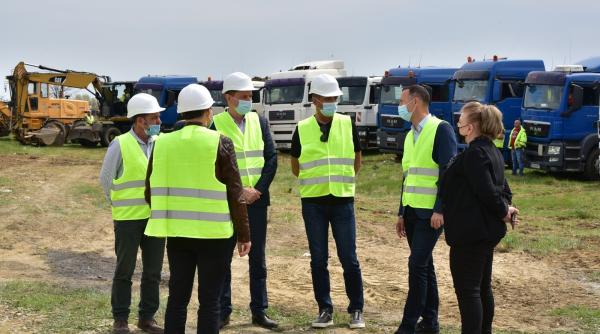 iulian dumitrescu le cere drumarilor calitate si urgenta in interventii pentru intretinerea a peste 1000 de km de drumuri judetene in prahova