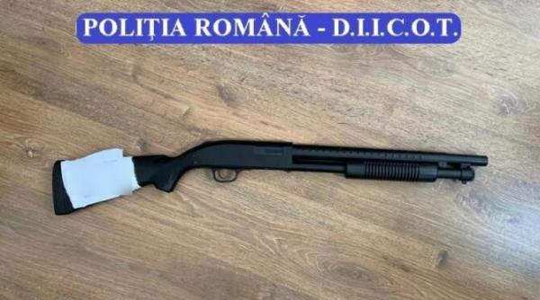 droguri o pusca si sute de mii de lei gasite de procurorii diicot la perchezitii in cluj foto