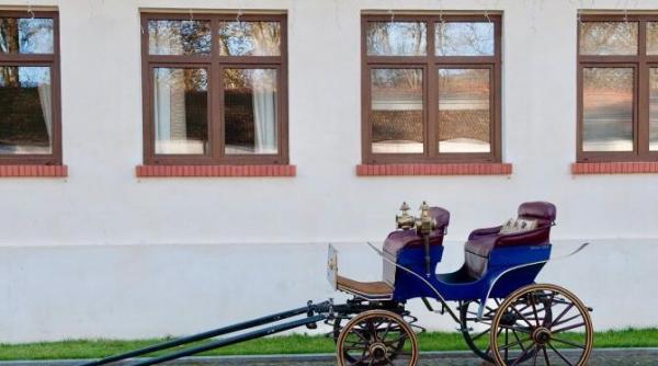 muzeul regal al automobilului de la savarsin foto