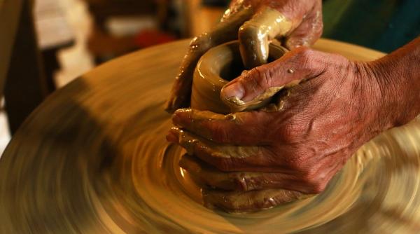 scoala de olarit la colti in buzau artistii vor sa reinvie mestesugul
