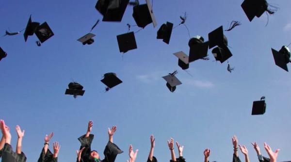 urmatoarea criza financiara vine din sua prof popa va fi generata de bula creditelor de studii