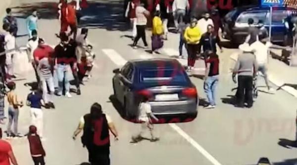 bataie cu sabii intr o localitate din judetul vaslui video