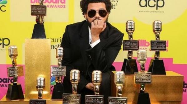 the weekend marele castigator al billboard music awards