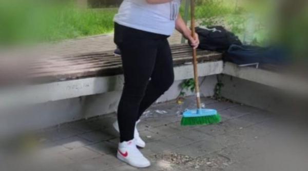 matura cei care fac mizerie pe strada in pitesti pusi de politie sa mature