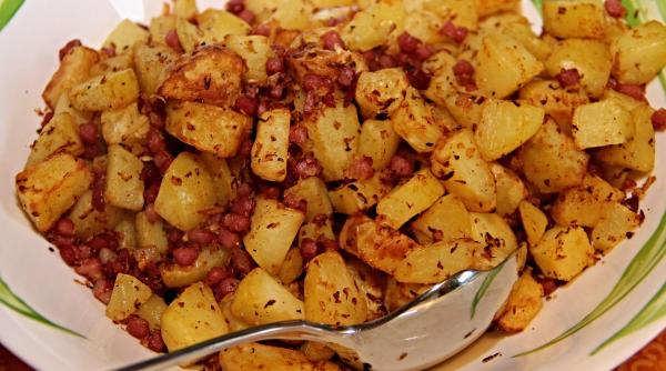 cartofi copti cu bacon reteta de inceput de weekend