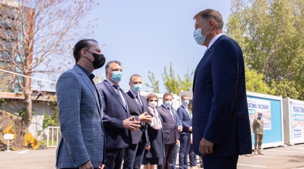 iohannis si citu intalnire publica chirieac al doilea semn primul a fost fotografia de ieri cu toti oamenii presedintelui