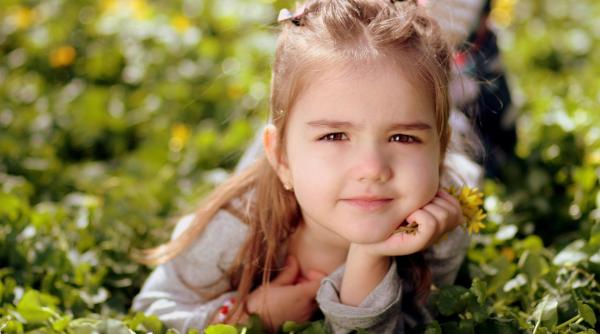 o fetita de 4 ani din marea britanie are un iq comparabil cu cel al lui einstein