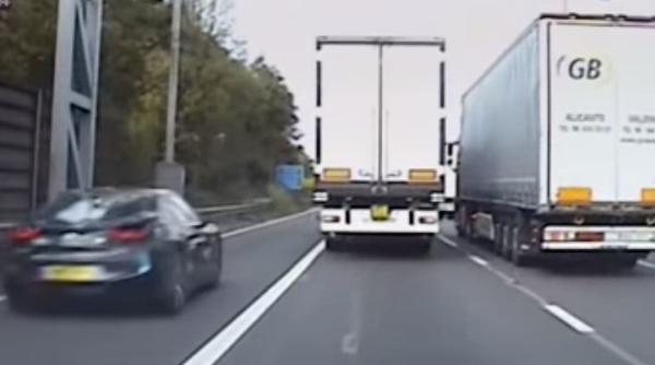 ghinion pentru doi traficanti de droguri au fost prinsi dupa ce au depasit politia pe banda de urgenta video