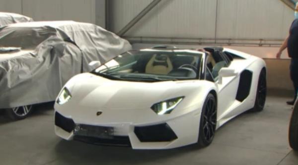 mai stiti acel lamborghini aventador vandut de stat dupa ce a fost confiscat de la un interlop a fost vandut sase romani s au batut pentru el