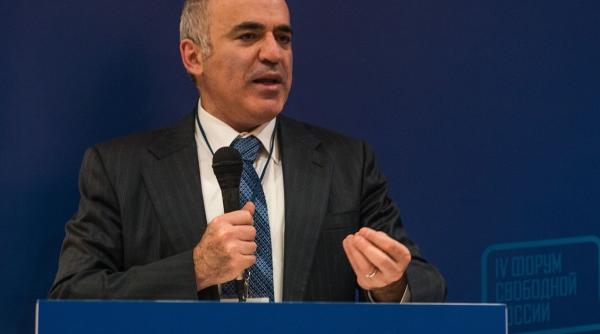 gari kasparov mesaj dur pentru vladimir putin e un dictator sper sa fie adus in fata justitiei pentru crimele comise