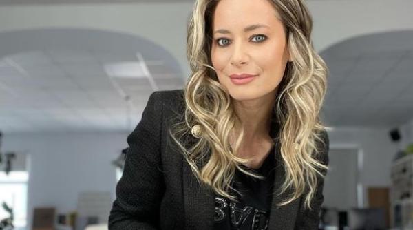 laura cosoi aparitie de infarct de la covid faci asa nu stiu cine va umbla cu surubelnita pe la capsor de toata jena