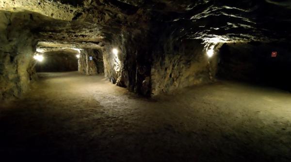catacombele din brasov transformate in primul muzeu de arta new media din romania