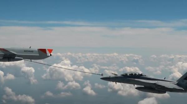 premiera armata sua foloseste o drona pentru realimentarea cu carburant a unui avion in zbor video