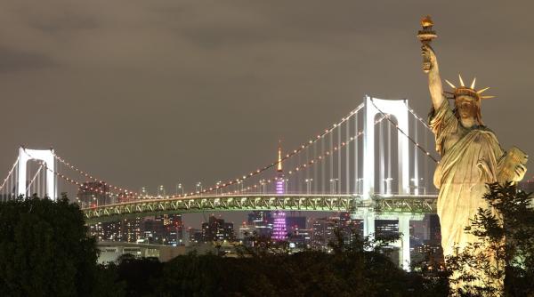 o varianta mai mica a statuii libertatii a plecat din franta spre sua