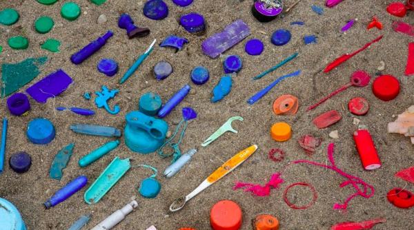 produsele din plastic de unica folosinta dispar din 3 iulie  lista completa aici