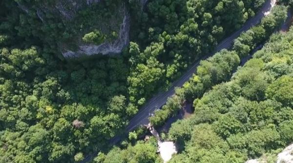 cascada bigar  imagini noi din drona dupa surparea unui perete