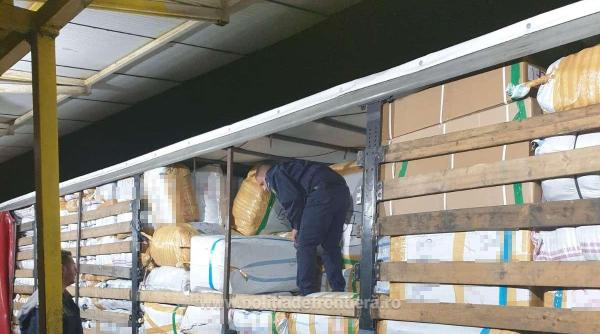 haine contrafacute cu etichete ale unor firme celebre oprite la granita ar fi costat un milion de euro galerie foto