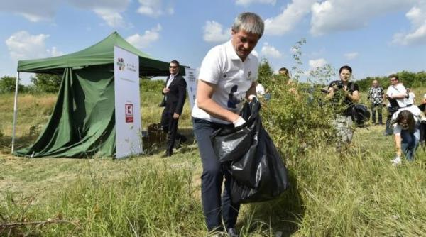 sectorul 1 plin de gunoaie in ciuda euro 2021 valcu comentariu dur la adresa lui armand tradare de tara apel la ciolos cum strangea gunoaie in delta vacaresti nu putea si aici