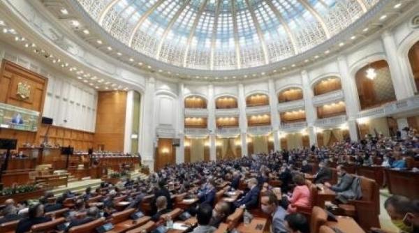 galceava in parlament intre psd pnl si usr plus sa lucreze in paralel cu plenul o aberatie