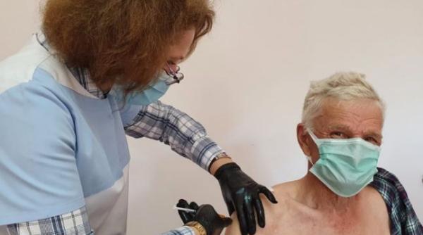 centrul de vaccinare de la piata obor se redeschide