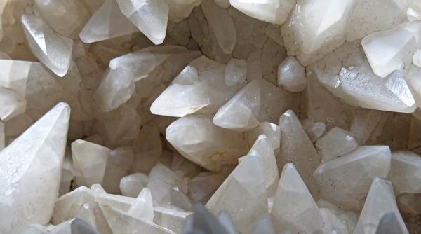 diamantele gasite in africa erau de fapt cuart