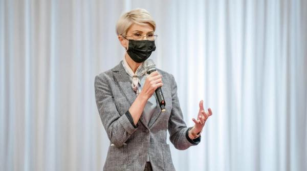 scandal la sedinta pnl orban criticat de raluca turcan