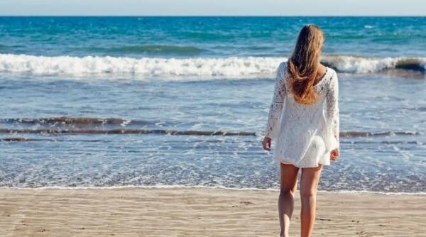 actorul roman sebastian stan si lily james