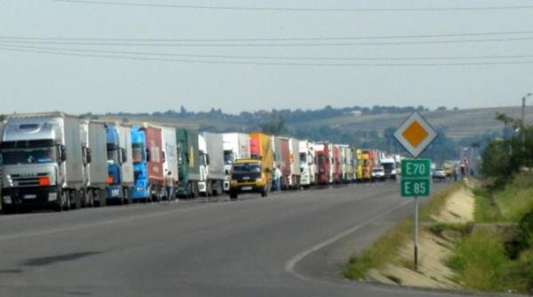 aglomeratie la vama giurgiu  coada de tir uri de aproape 10 km